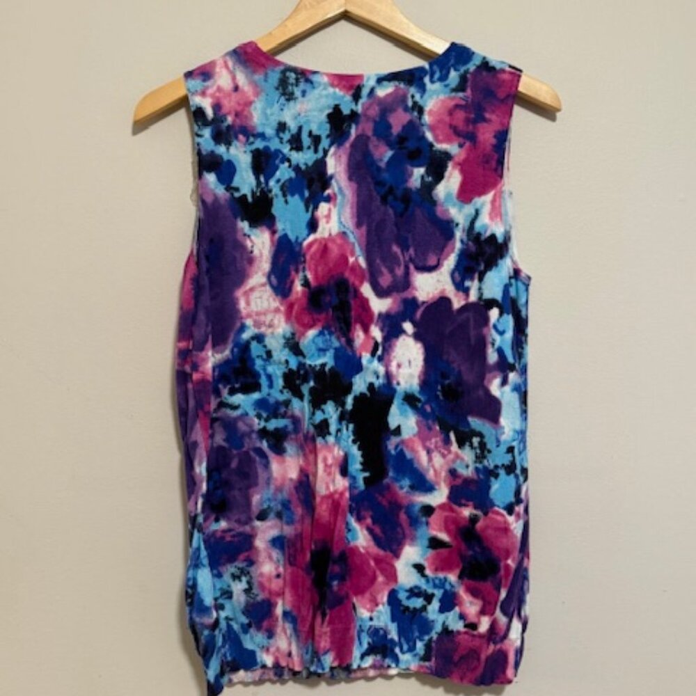 Sleeveless Multi-Color Top - Picture 3 of 3